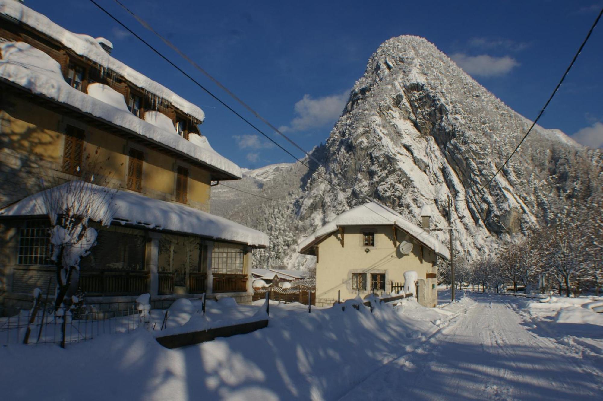 Gite Les Mesanges Thones Exterior photo
